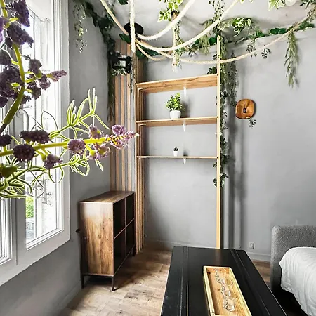 Jungle Design, WiFi Fibre, 20min Paris Apartment Neuilly-Plaisance