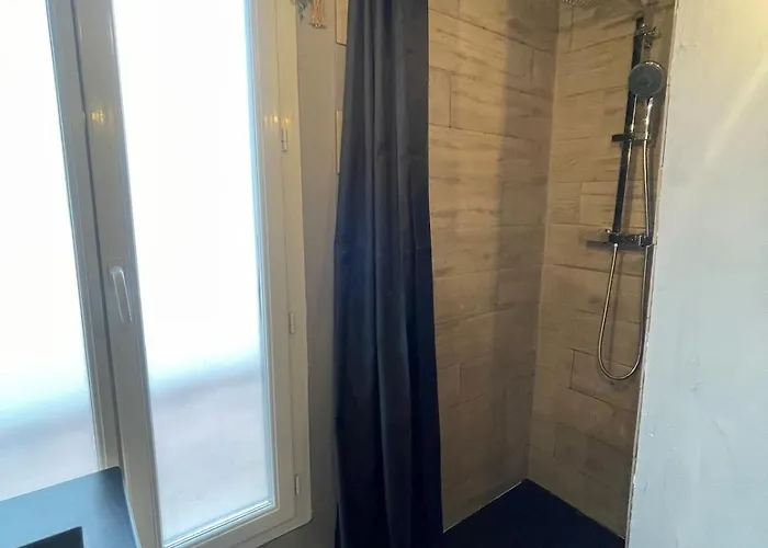 Jungle Design, WiFi Fibre, 20min Paris Apartment