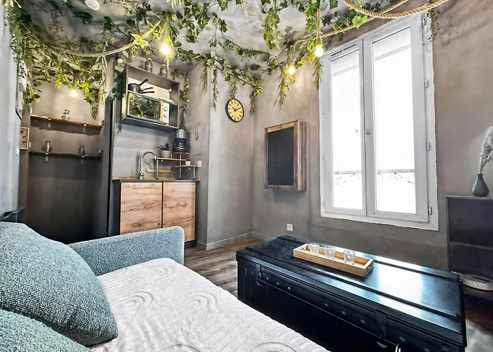 Jungle Design, WiFi Fibre, 20min Paris Apartment
