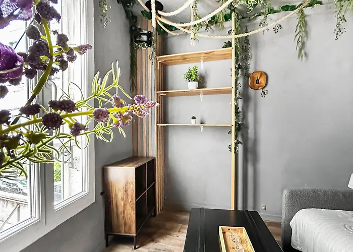 Jungle Design, WiFi Fibre, 20min Paris Apartment Neuilly-Plaisance