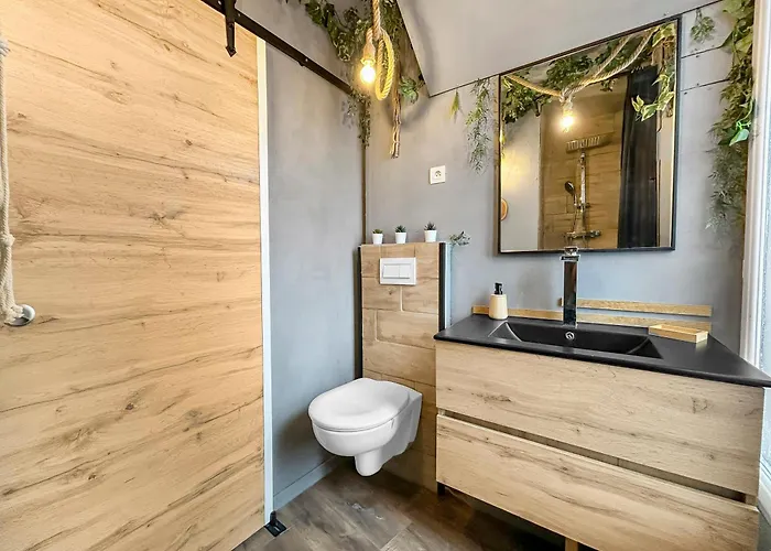 Jungle Design, WiFi Fibre, 20min Paris Apartment *